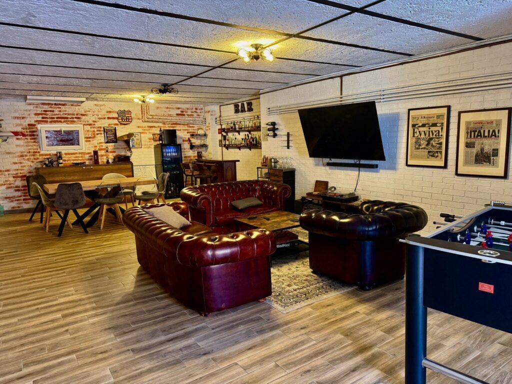 Studio Bunker Roma: set informale per talk e interviste